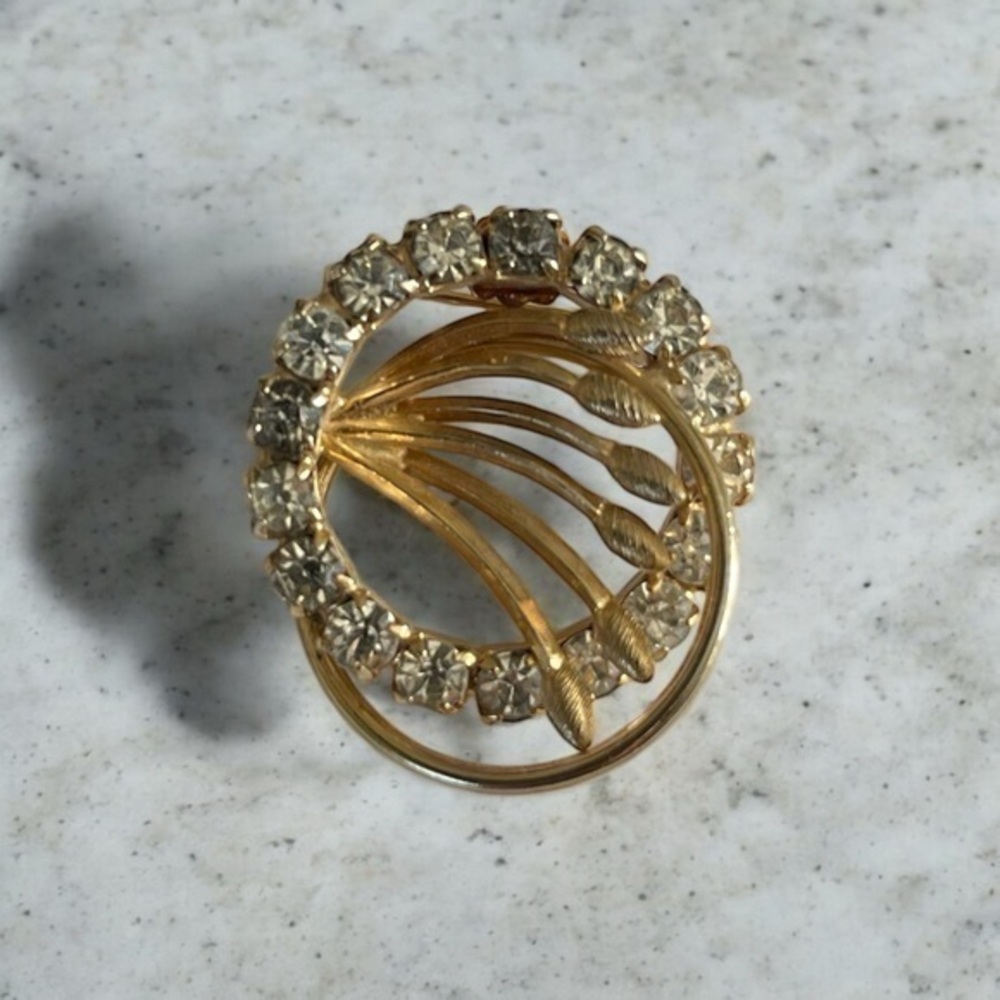 🫶🏻 1950’s Vintage Wheat & Rhinestone Brooch